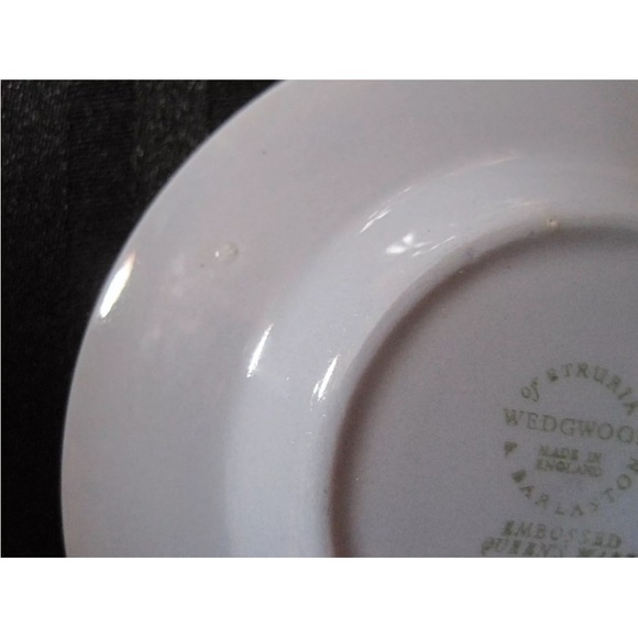 Vintage WEDGWOOD Embossed Queensware Glazed Cream on Lavender Blue Etruria - Picture 6 of 7